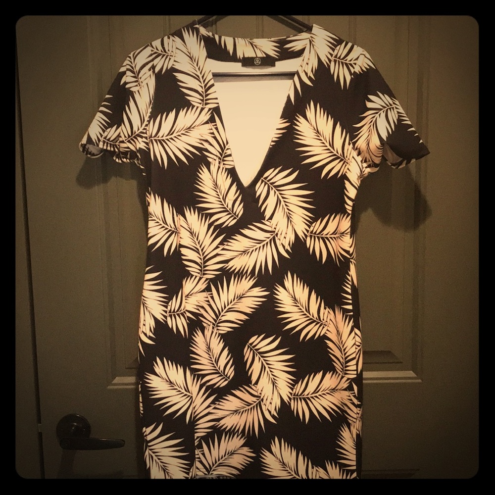 Off white & black shift dress